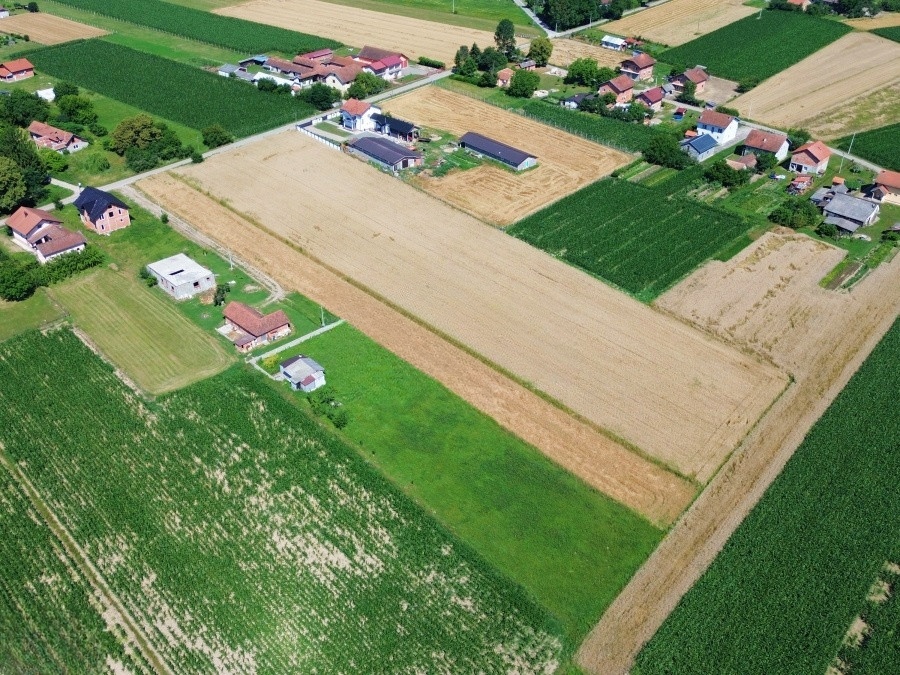 Zemljište, Gradiška, Laminci, P=2548m2