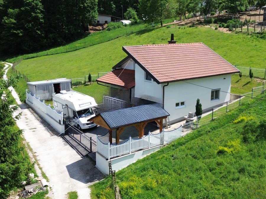 Kuća sa fitness i wellness studiom, Busovača