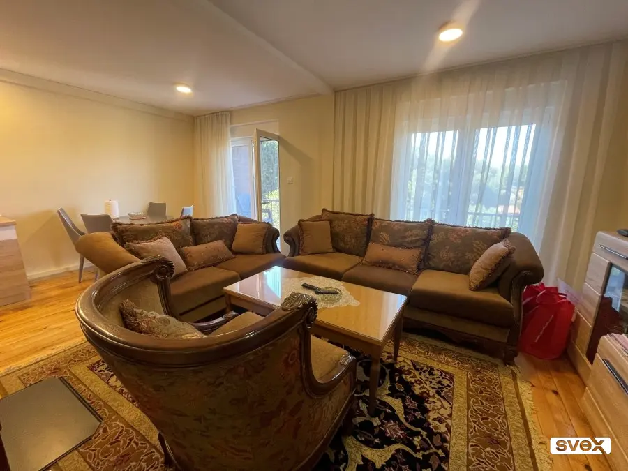 Vikend kuća Busovača, 114m2 stambenog prostora, 1.825m2 zemljišta