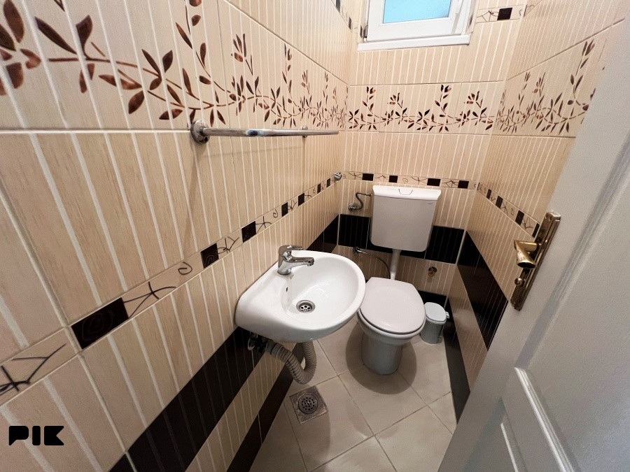 Namješten trosoban stan na Jaliji, P=75m2+10m2