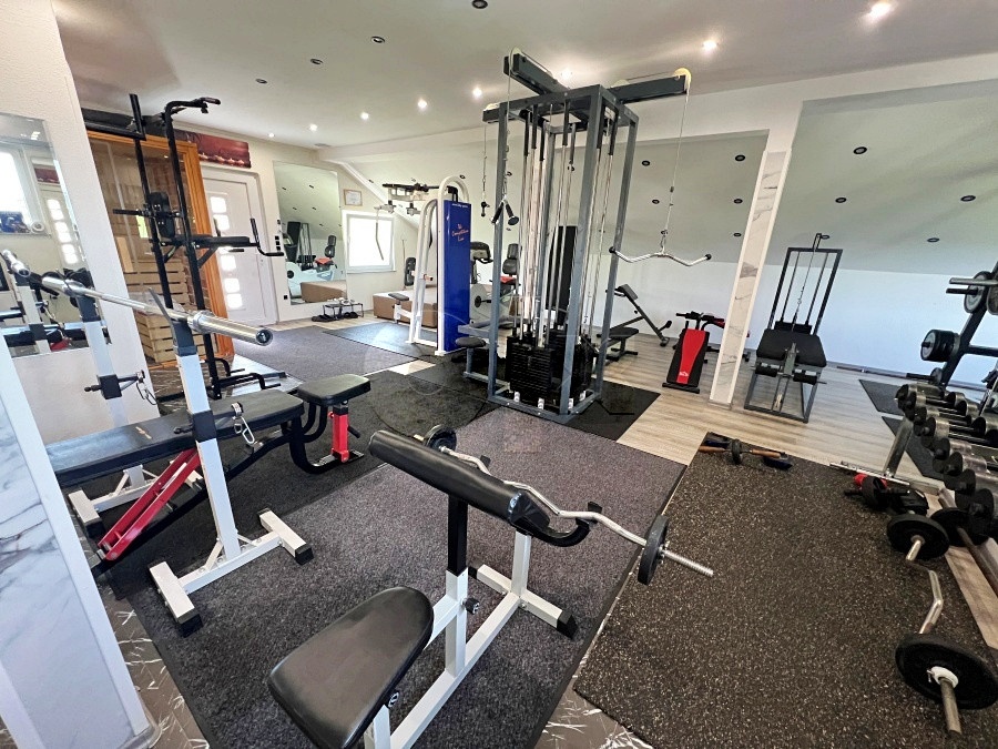 Kuća sa fitness i wellness studiom, Busovača