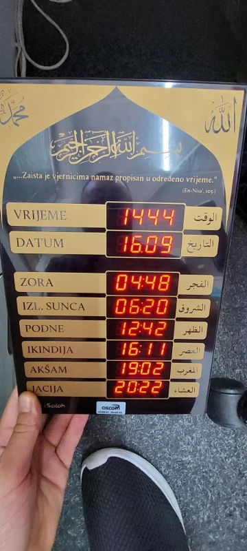 SAT ISALAH DIGITALNA VAKTIJA - ZLATNI / ZELENI
