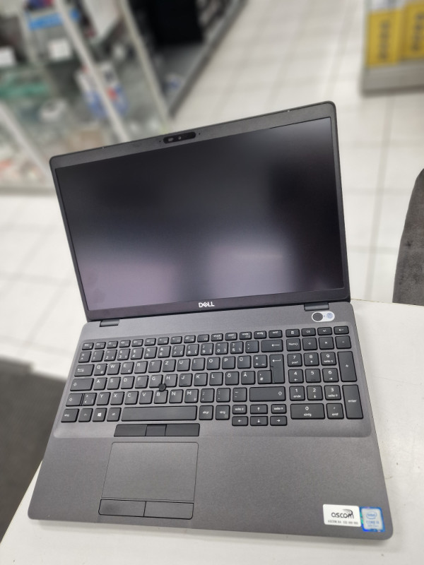 LAPTOP DELL 5550 i5-8265u / 8 / 256 / 15,6"