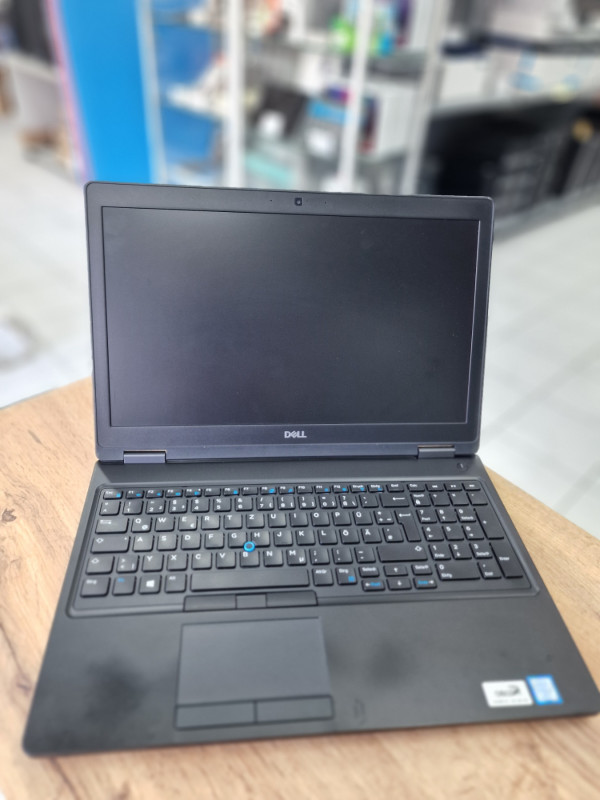 LAPTOP DELL 5590 i5-7300U / 16 / 256 / 15,6 Pol