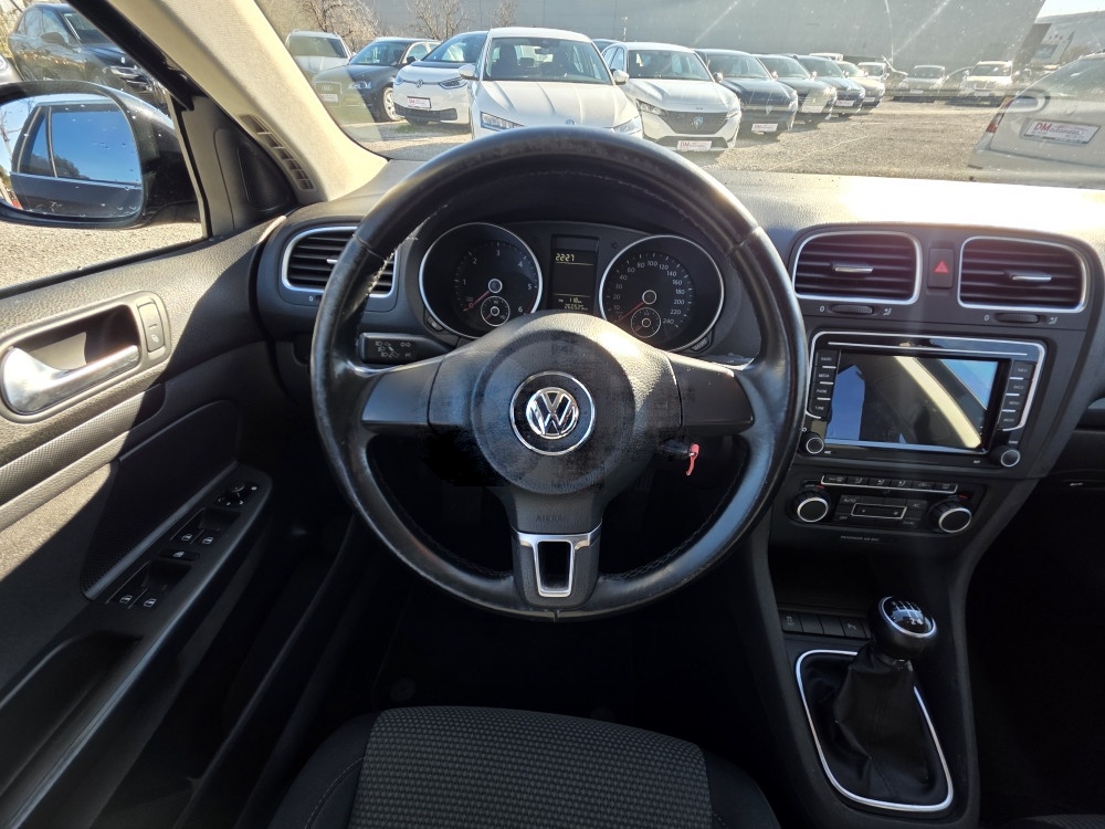 Volkswagen Golf 1.6 TDI/NAVI/PDC