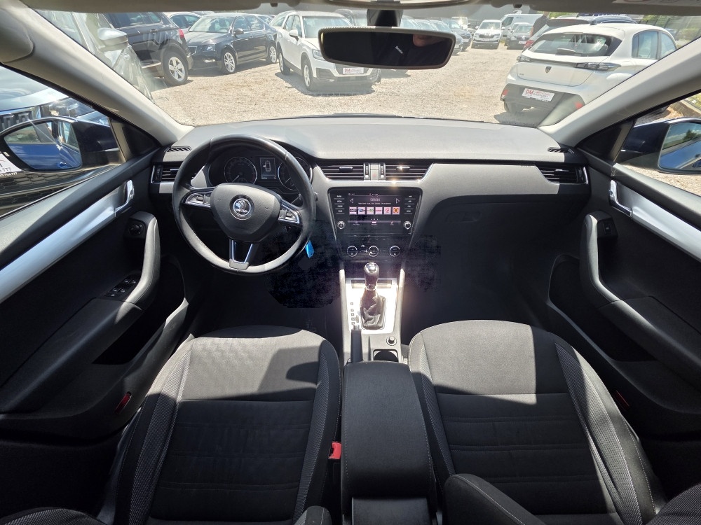 Škoda Octavia 1.6 TDI DSG KAMERA