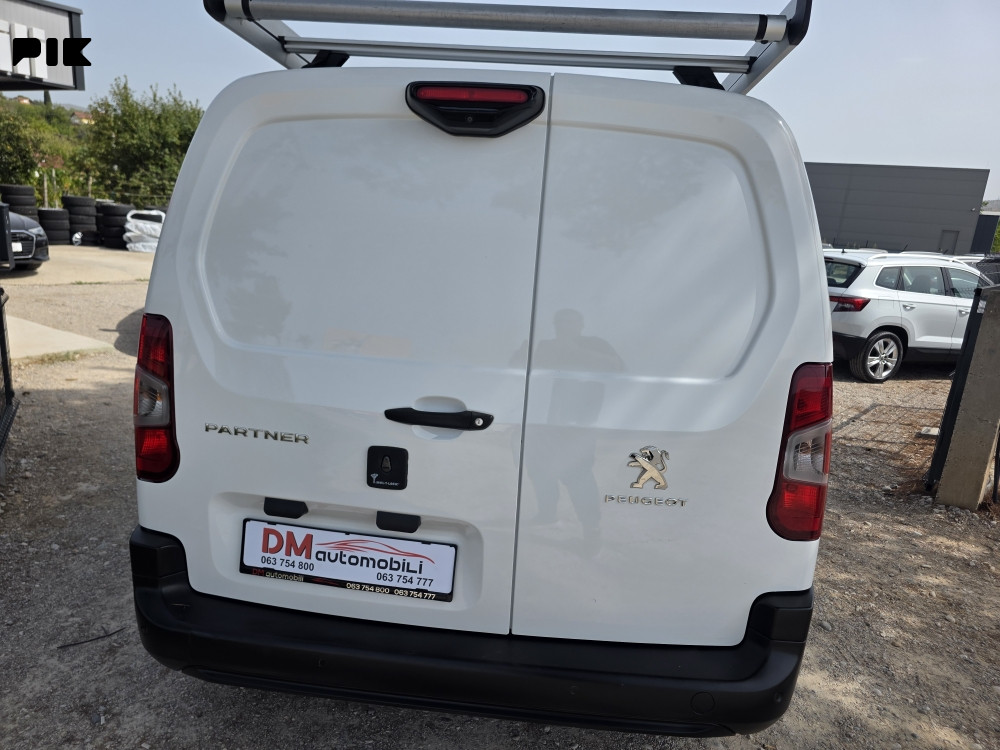 Peugeot Partner 1.6 HDI/KAMERE/TRI SJEDISTA /NAVI/KROVNI NOSAČ