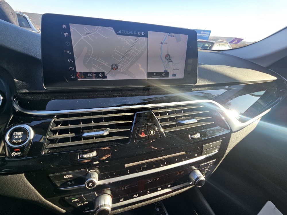 BMW 520d/AUT/NAVI/KOŽA/KAMERA/19 COLL