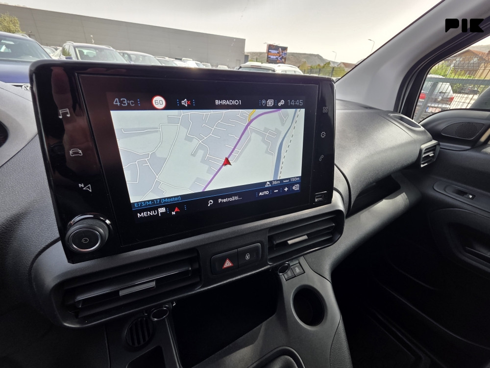 Peugeot Partner 1.6 HDI/KAMERE/TRI SJEDISTA /NAVI/KROVNI NOSAČ