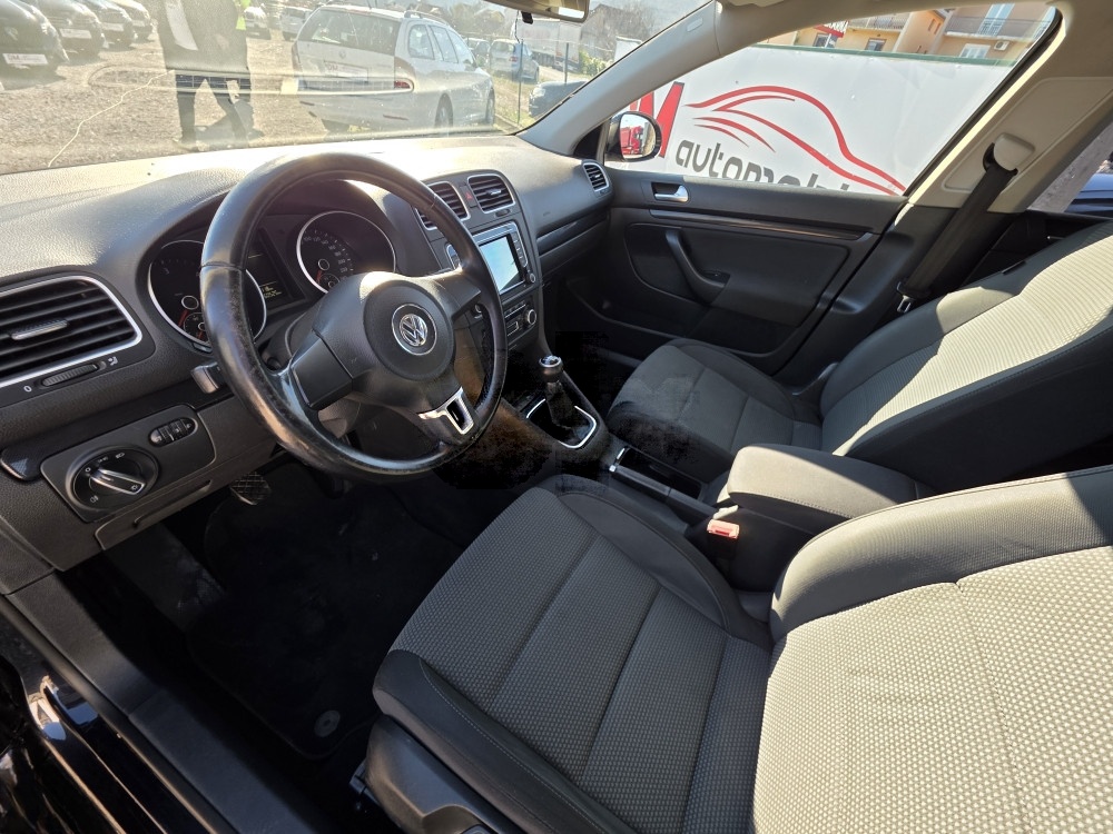 Volkswagen Golf 1.6 TDI/NAVI/PDC