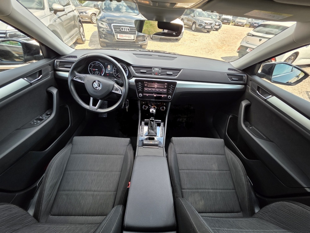 Škoda Superb 2.0 TDI DSG/XENON/KAMERA