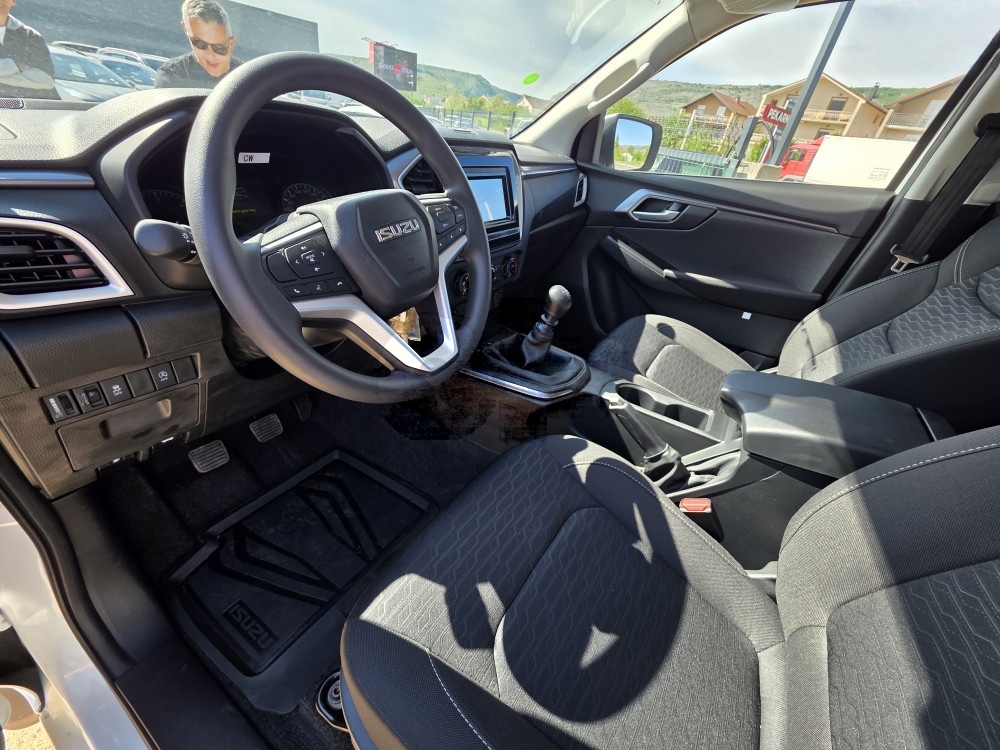 Isuzu D-Max /NOVO! 60 MJESECI GARANCIJE