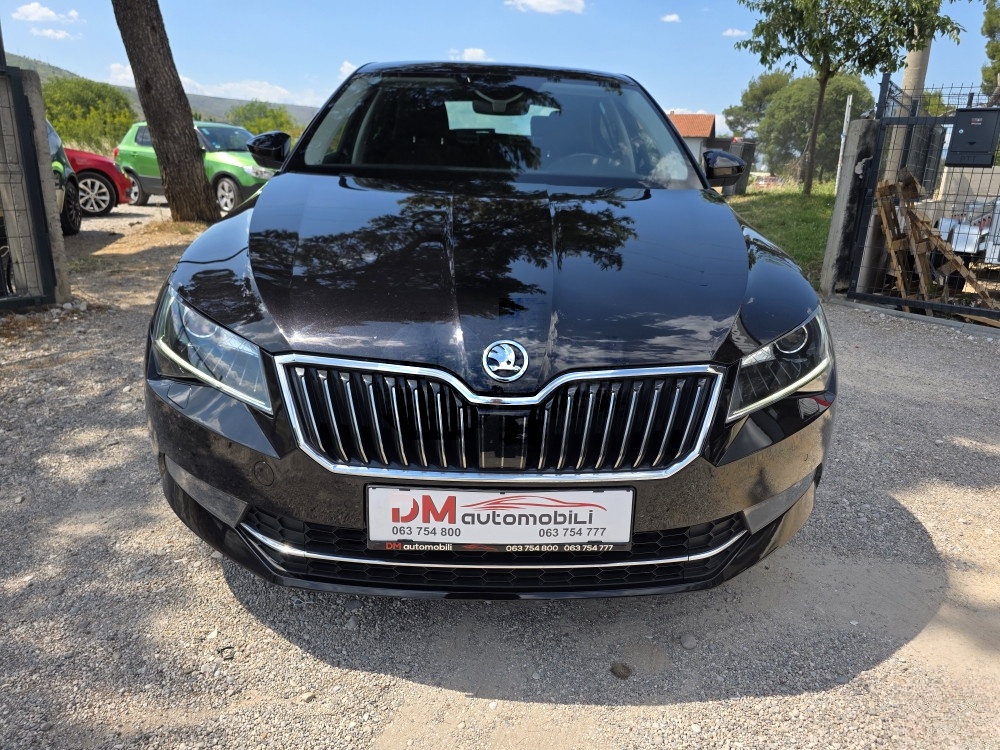 Škoda Superb 2.0 TDI DSG/XENON/KAMERA