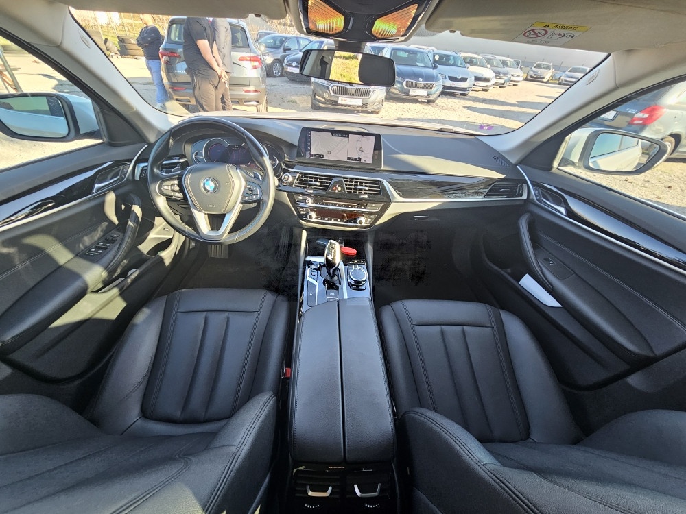 BMW 520d/AUT/NAVI/KOŽA/KAMERA/19 COLL