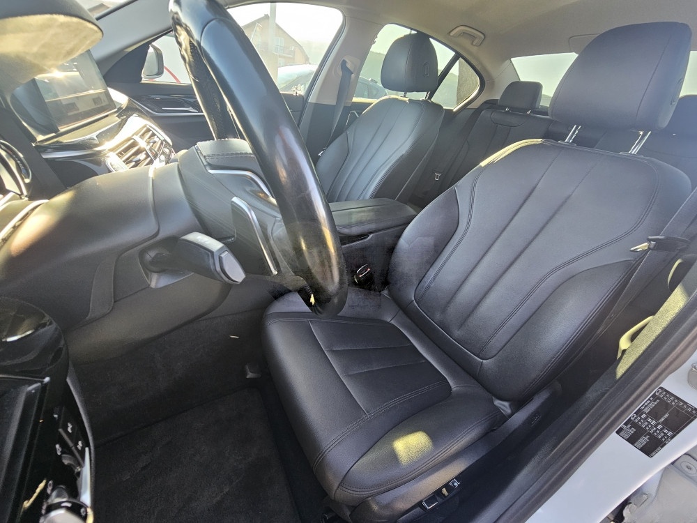 BMW 520d/AUT/NAVI/KOŽA/KAMERA/19 COLL