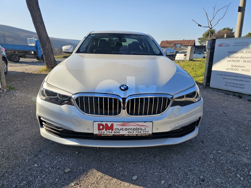 BMW 520d/AUT/NAVI/KOŽA/KAMERA/19 COLL