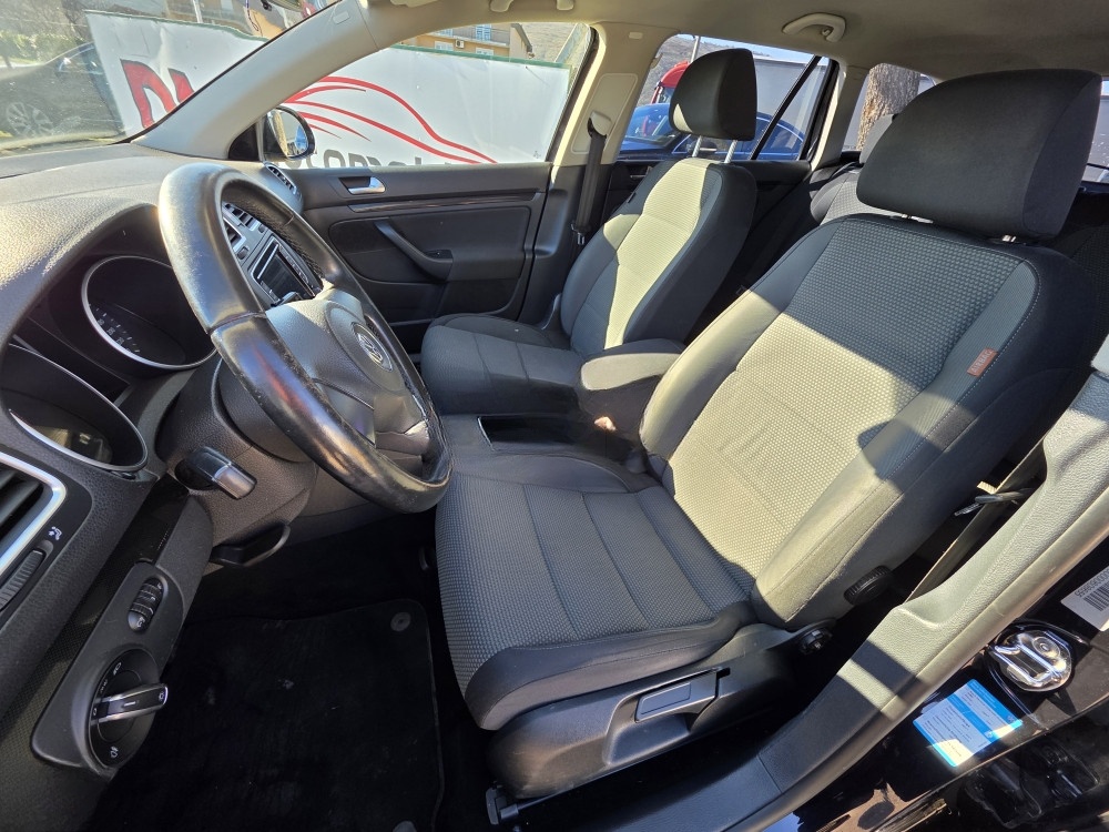 Volkswagen Golf 1.6 TDI/NAVI/PDC