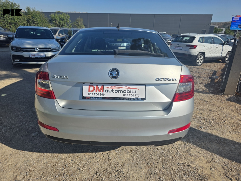 Škoda Octavia 1.6 TDI DSG NAVI