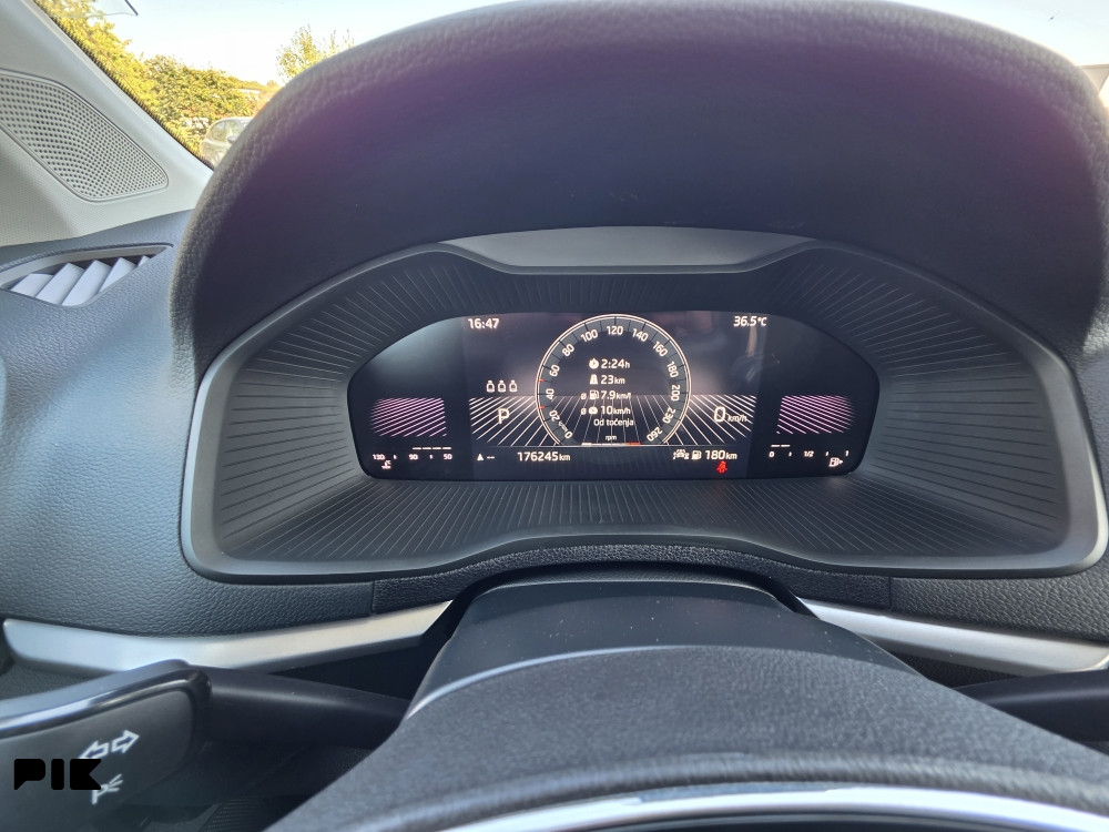 Škoda Karoq 2.0 TDI DSG VIRTUAL/KAMERA/LED/2023g