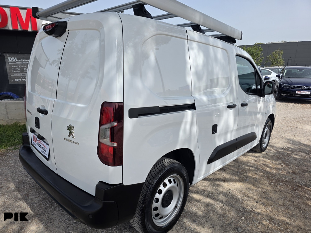 Peugeot Partner 1.6 HDI/KAMERE/TRI SJEDISTA /NAVI/KROVNI NOSAČ