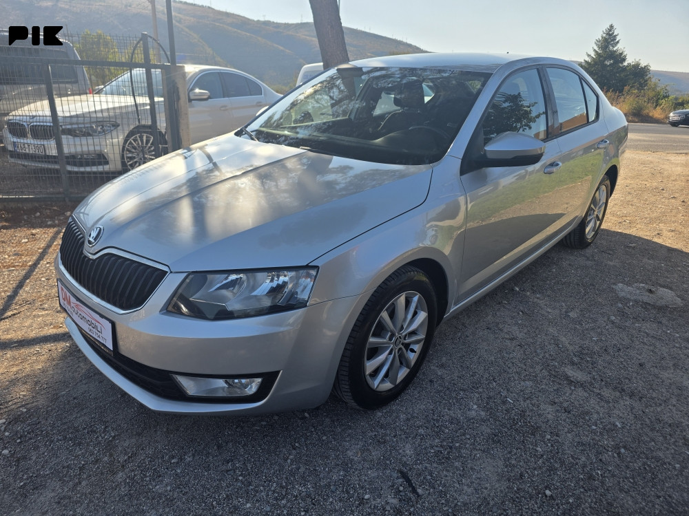 Škoda Octavia 1.6 TDI DSG NAVI