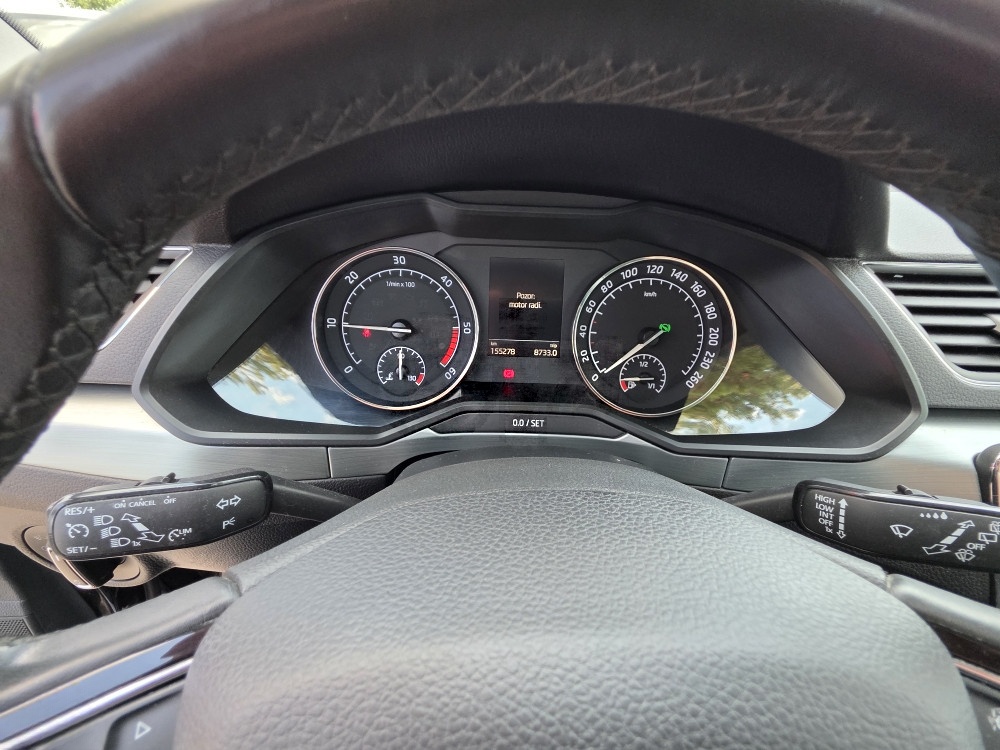 Škoda Superb 2.0 TDI DSG/XENON/KAMERA