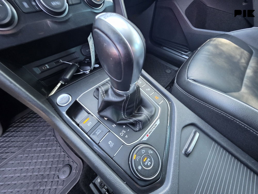 Volkswagen Tiguan R-LINE 2.0 TDI/DSG/KAMERA/LED/NAVI/4X4/20 COLL