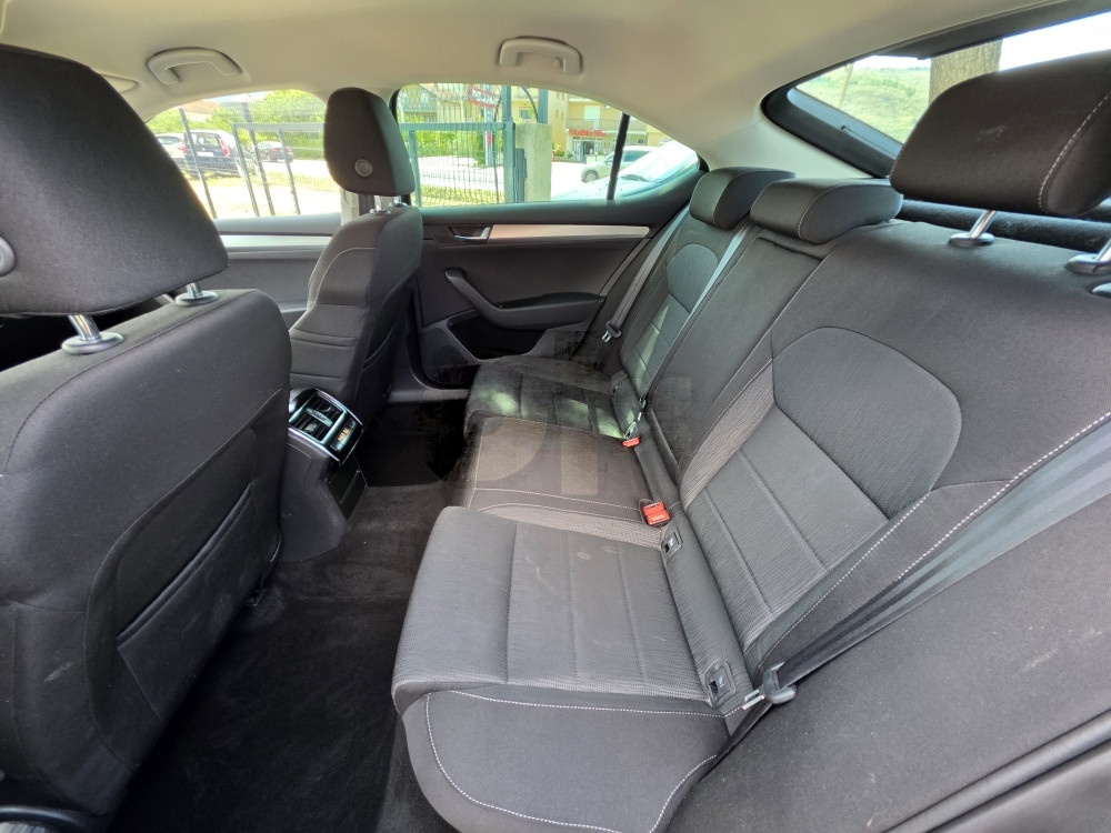 Škoda Superb 2.0 TDI DSG/XENON/KAMERA