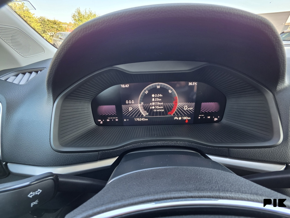 Škoda Karoq 2.0 TDI DSG VIRTUAL/KAMERA/LED/2023g