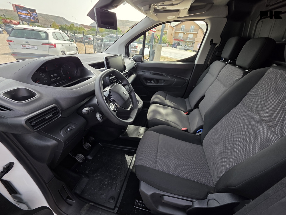Peugeot Partner 1.6 HDI/KAMERE/TRI SJEDISTA /NAVI/KROVNI NOSAČ