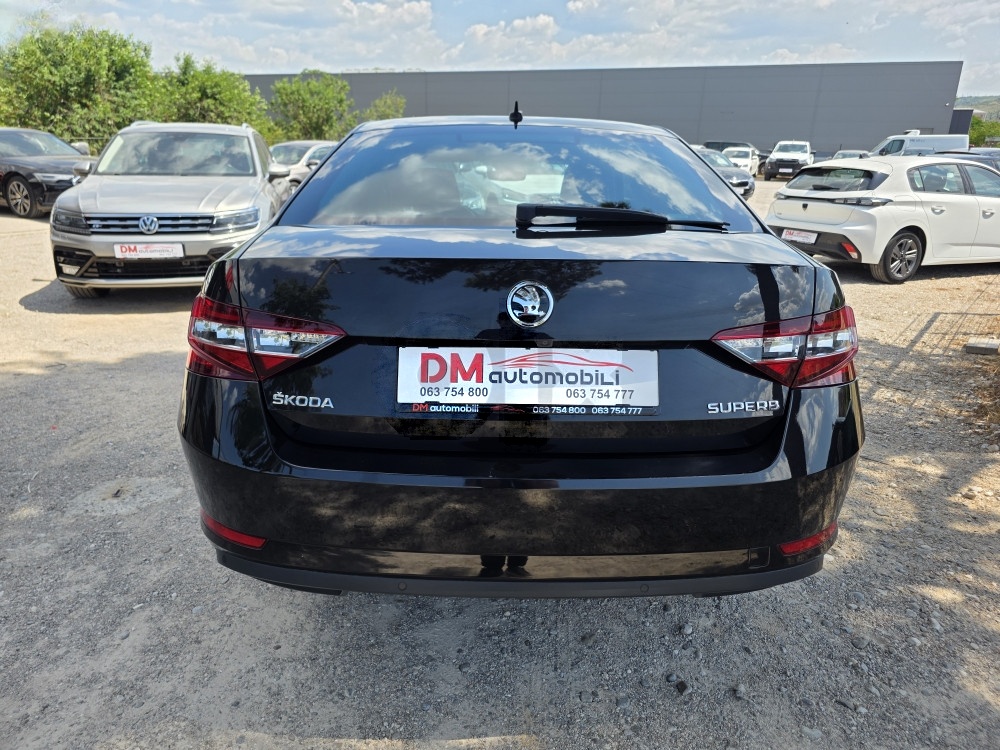 Škoda Superb 2.0 TDI DSG/XENON/KAMERA