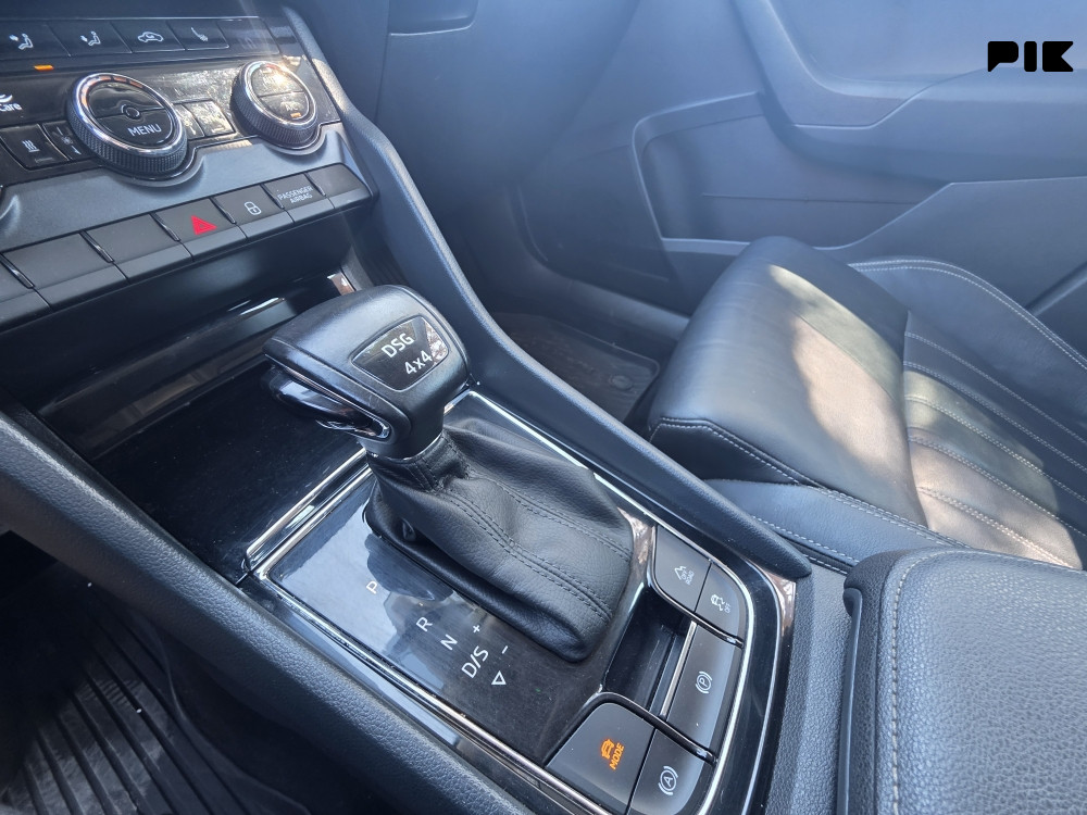 Škoda Karoq 2.0 TDI/DSG/4X4/KAMERA/PANO/SJ. MEMORIJE/NAVI/LED