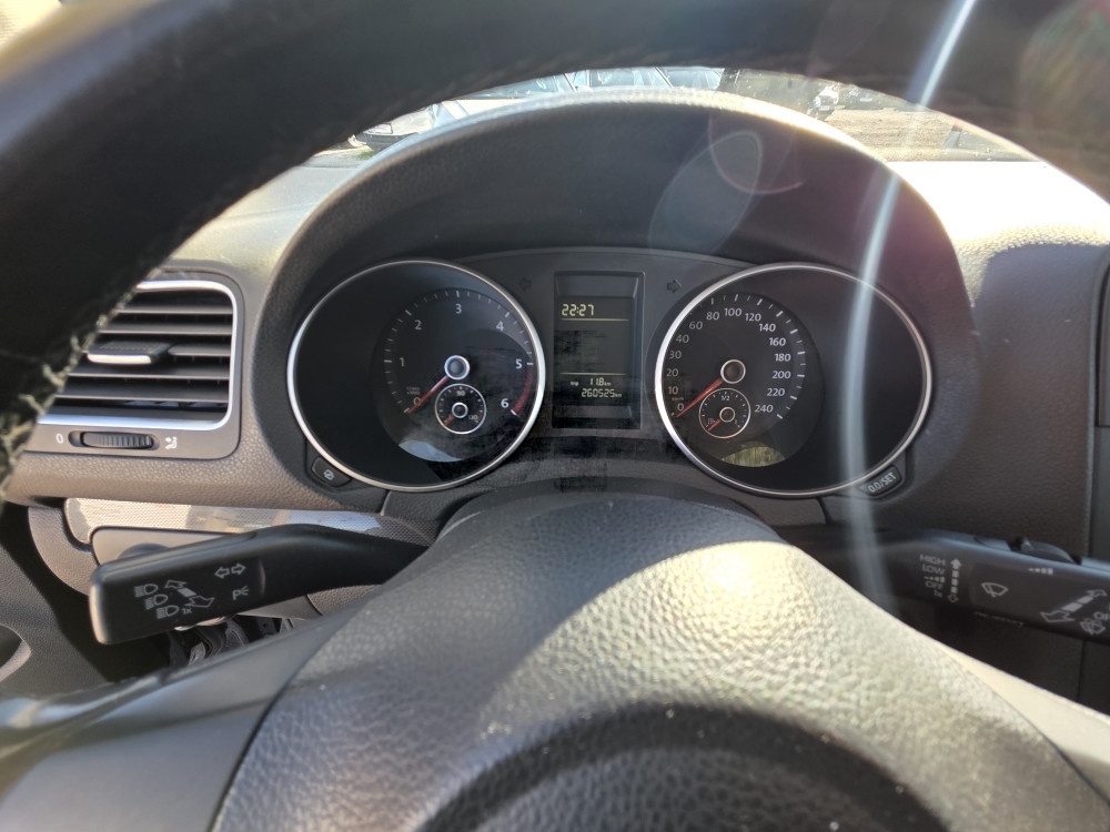Volkswagen Golf 1.6 TDI/NAVI/PDC