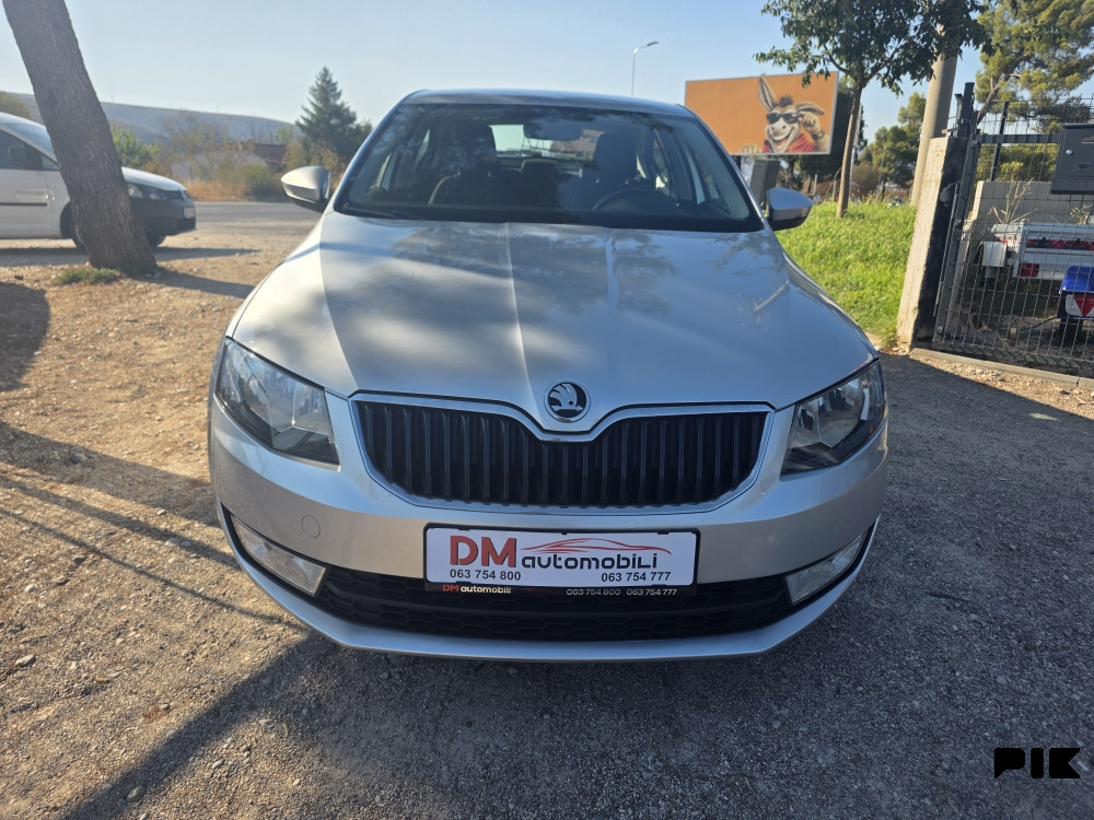 Škoda Octavia 1.6 TDI DSG NAVI