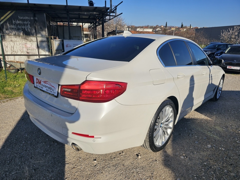 BMW 520d/AUT/NAVI/KOŽA/KAMERA/19 COLL