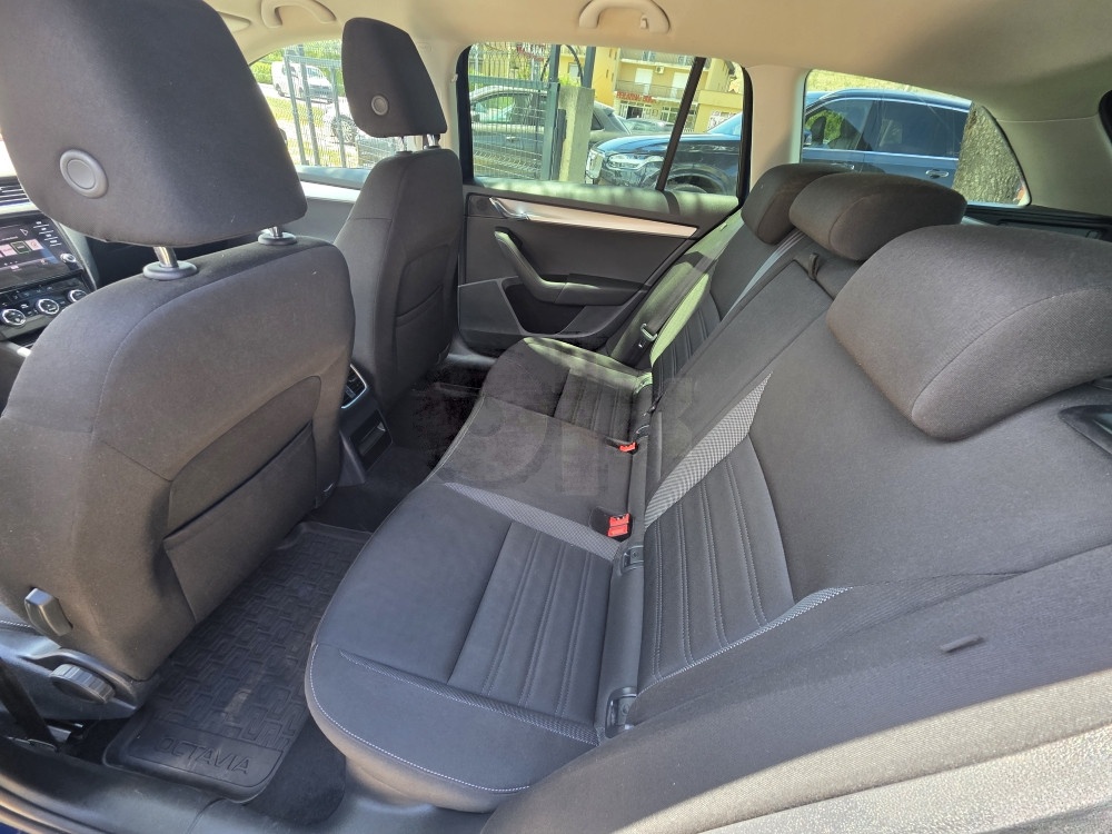 Škoda Octavia 1.6 TDI DSG KAMERA