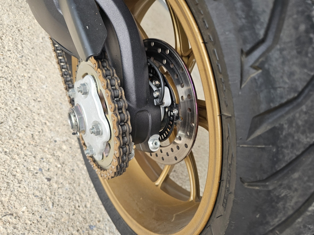 DUCATI MONSTER 696