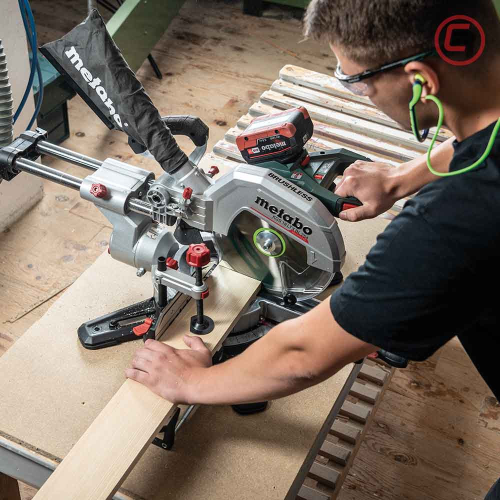 Metabo Pila Kružna Aku KGS 18 LTX BL 254 / 18 V Za Kutno Rezanje