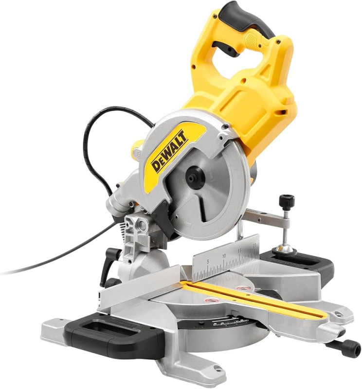 Dewalt el. potezno nagibna pila 1800W 216mm
