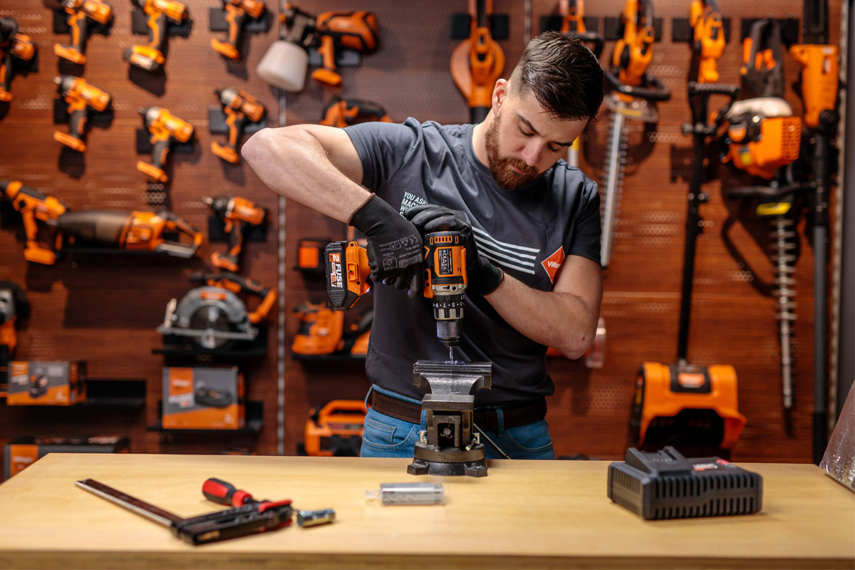 Fuse akumulatorska brushless udarna bušilica VPL 8120