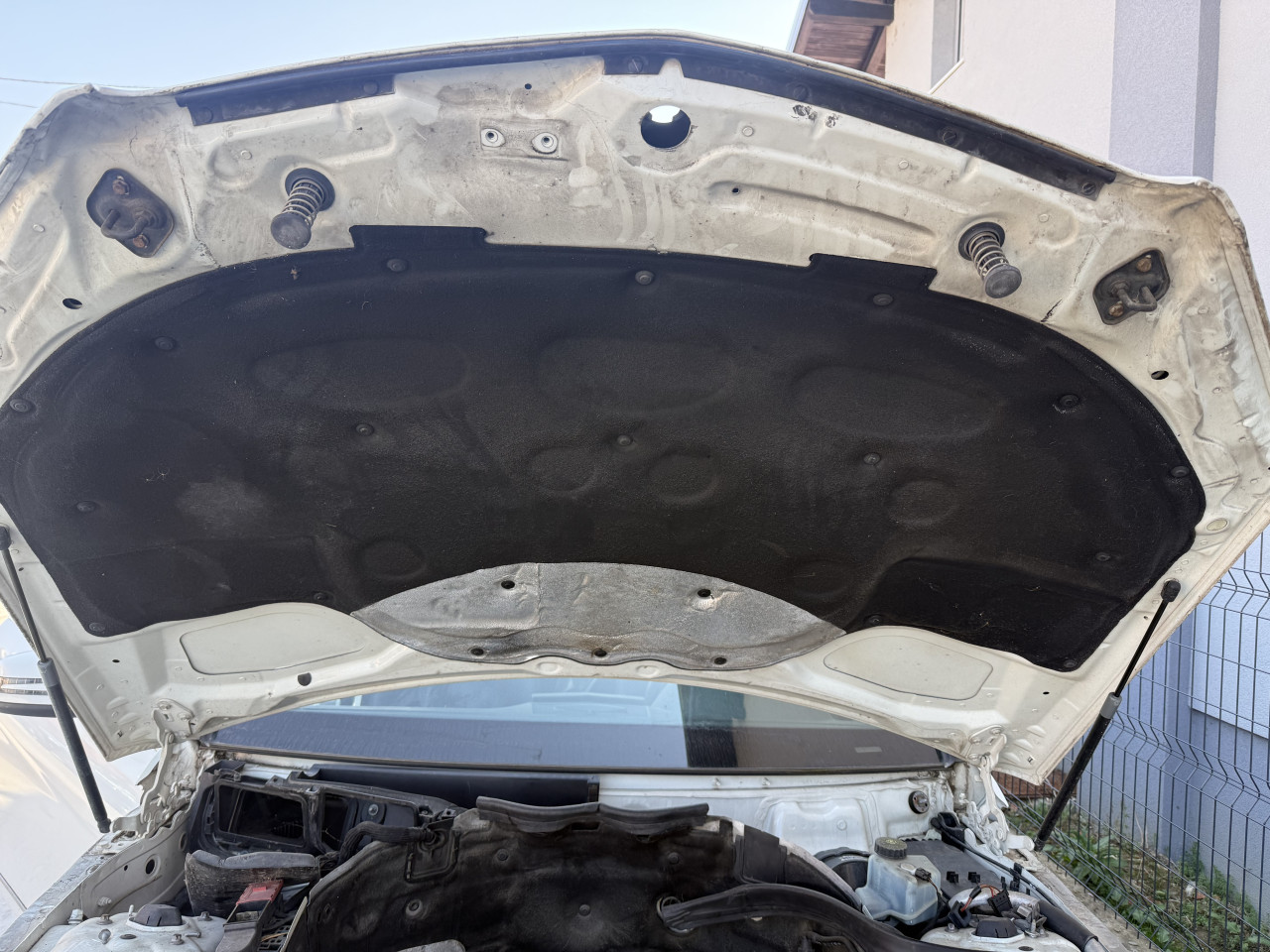 IZOLACIJA TEPIH HAUBE MERCEDES W204 C