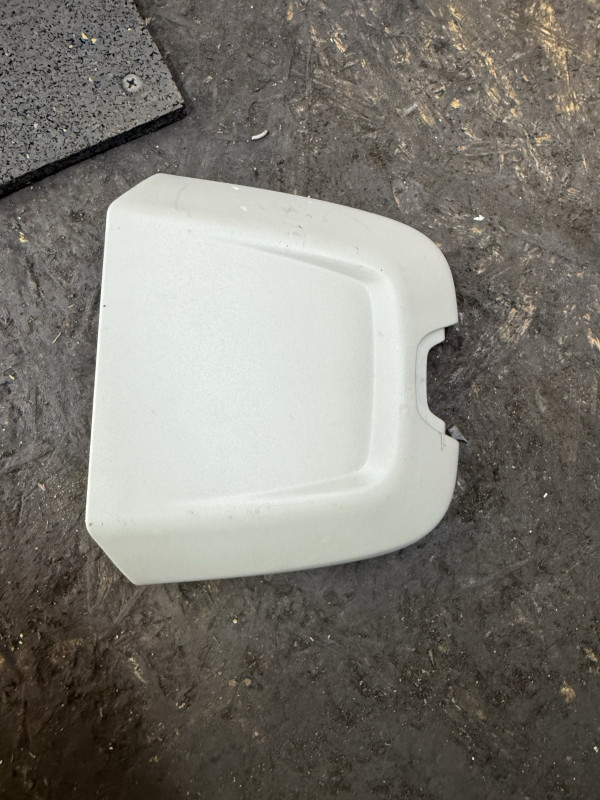 POKLOPAC RETROVIZORA AUDI A4 A5 B9 F5 8W0857519
