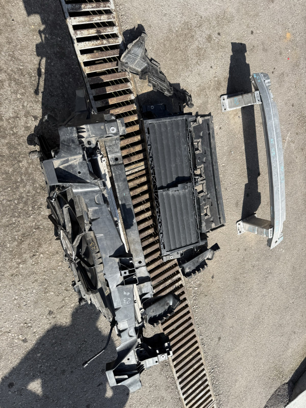 PRSA VEZNI LIM GREDA SINA AUDI Q7 4M  Q8 4M0805594D KOMPLET