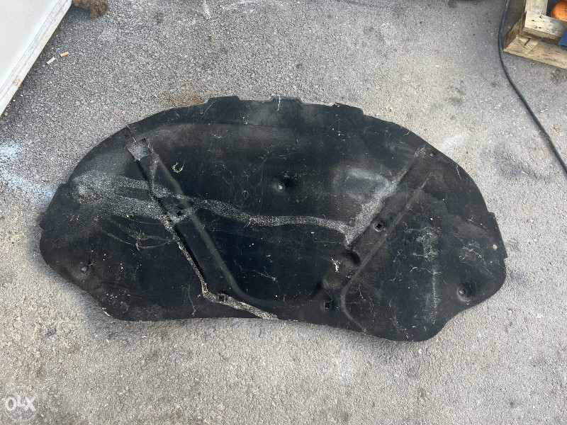 TEPIH HAUBE PASSAT CC ZASTITA ISPOD HAUBE CC