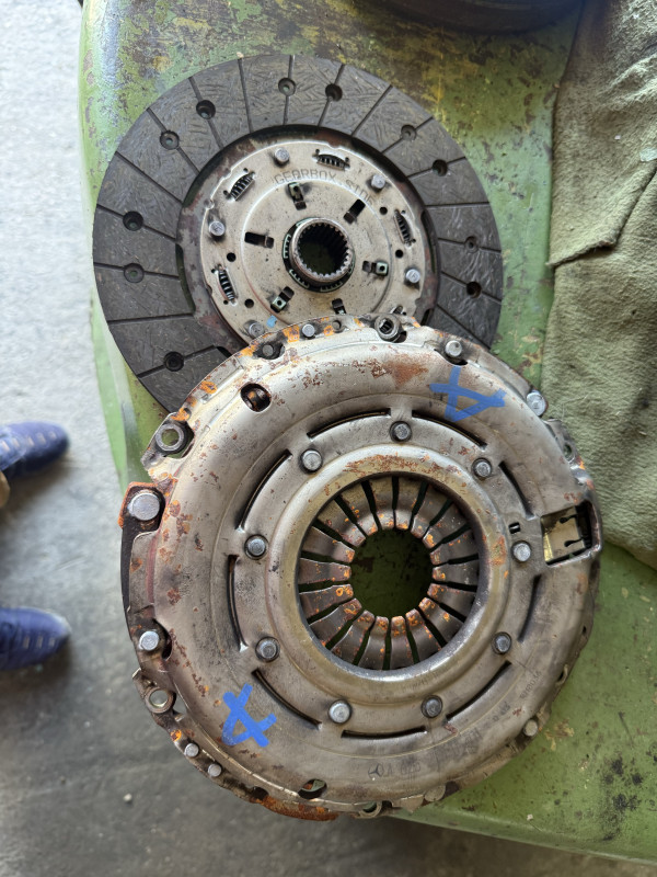 ZAMAJAC MERCEDES CLA A W176 W246 A2700300205 A0262500501