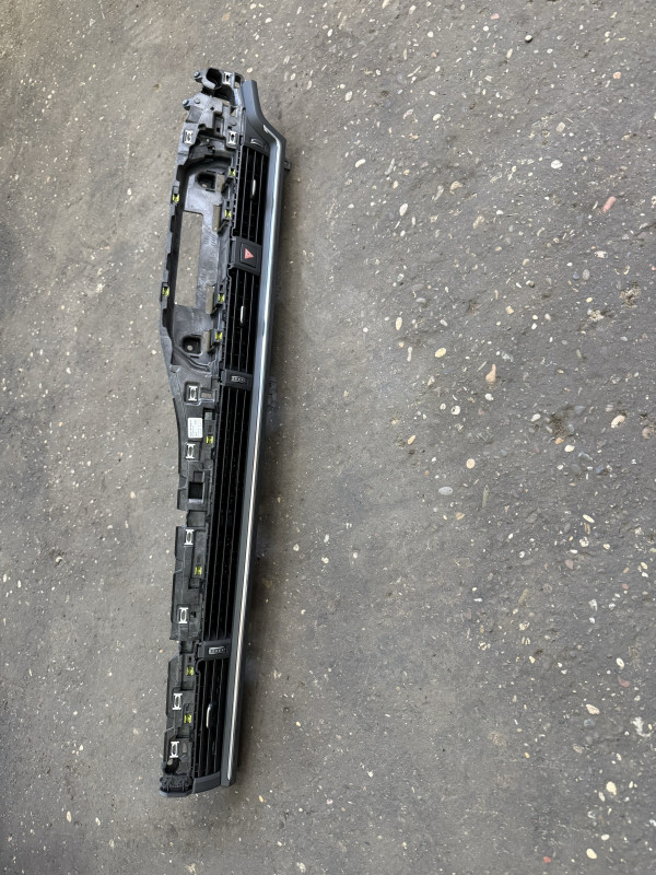 RESETKA VENTILACIJE AUDI A4 B9 F5 A5 8W1820902 8W1820902C