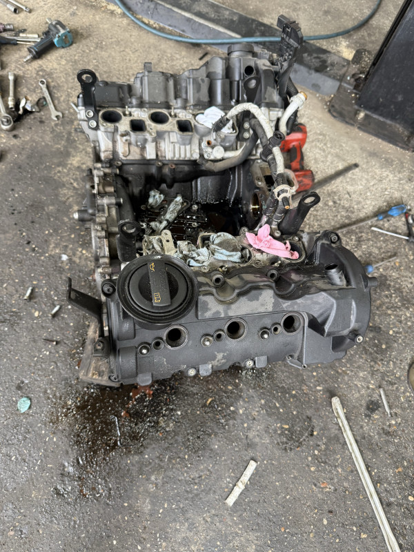 GLAVA MOTORA BREGASTE AUDI A6 4G A7 059354DS 059353EK