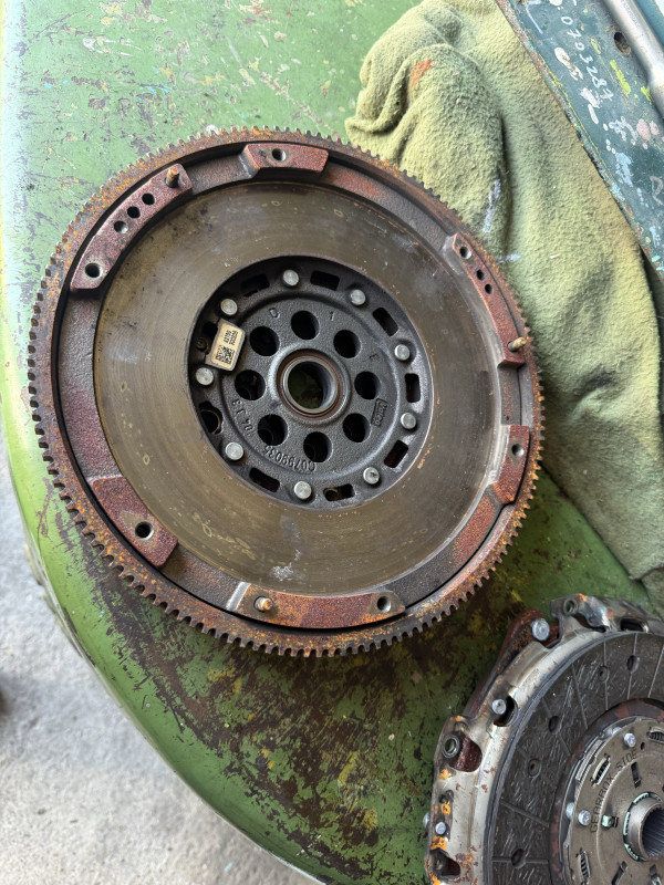 ZAMAJAC MERCEDES CLA A W176 W246 A2700300205 A0262500501