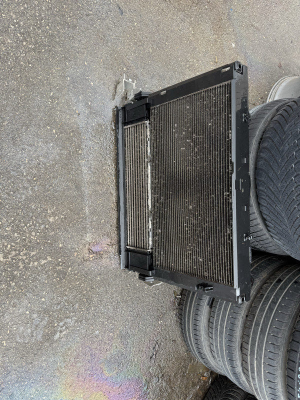 VEZNI LIM PRSA GREDA SINA BMW F30 F31