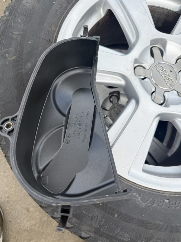 POKLOPAC ZUPCASTOG DKL POLO 2G SKODA 04E109108J